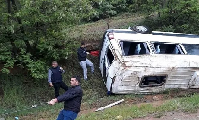 Elazığ'da minibüs devrildi: 7 yaralı  