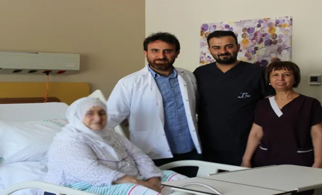 Tümör Protezi İle Yeniden Yürümeye Başladı
