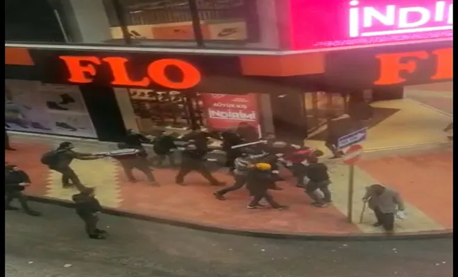 Elazığ Merkezde Sopalı Kavga-VİDEO