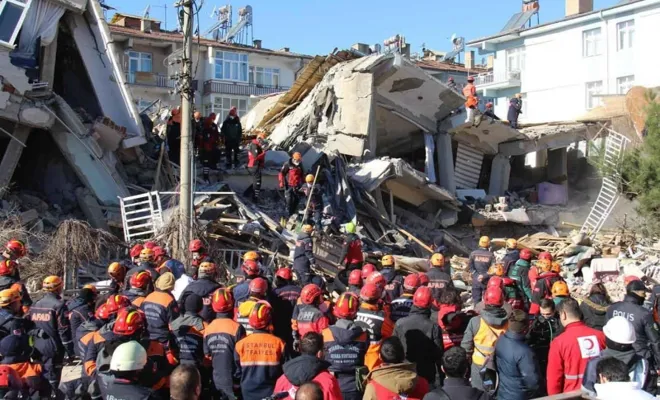Sürsürü Mahallesi'nde enkaz altındaki üç kişinin cansız bedenine ulaşıldı 