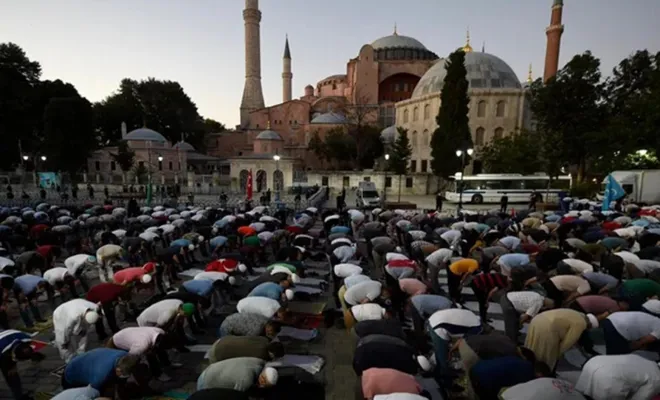 Ayasofya Camii'nin ibadete açılmasının dünya basınındaki yankıları 