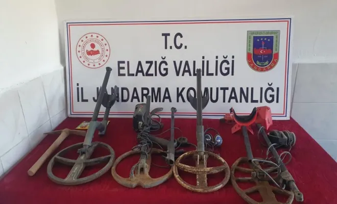 Palu`da Kaçak Kazı Yapan 4 Şüpheli Yakalandı