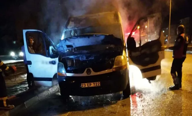 Alev alan transit kullanılmaz hale geldi