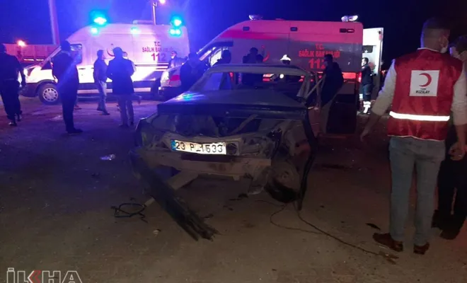 Kovancılar`da trafik kazası: 2'si çocuk 6 yaralı