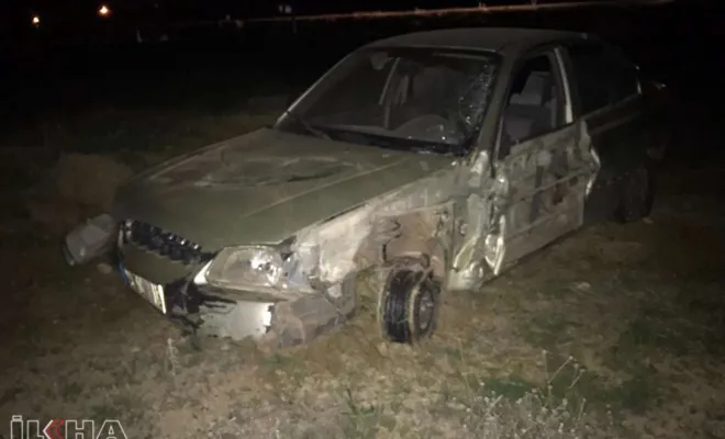 Kovancılar`da Otomobil ile beton mikseri ile çarpıştı: Bir yaralı