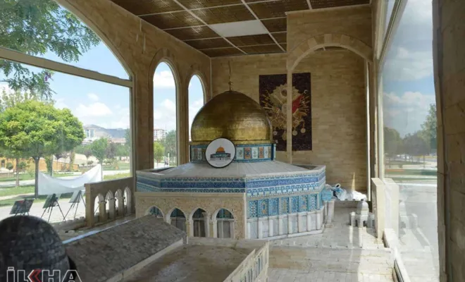 Minia Kudüs tırı Elazığ'da yoğun ilgi görüyor 