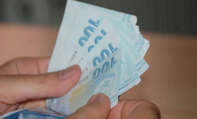 Yaşlı ve engelli aylıkları hesaplara yatırılmaya başlandı 