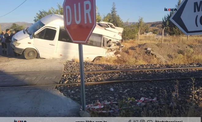 Kovancılar`da Hemzemin geçitte kaza