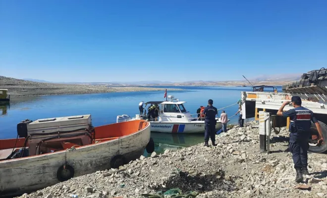 Elâzığ'da tekne battı: 1 kişi kayıp
