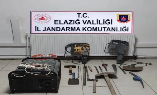 Elazığ'da kaçak kazı yapan 4 şüpheli suçüstü yakalandı
