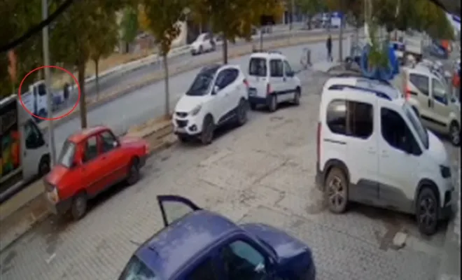 Kovancılar`da hayatını kaybeden yayanın kaza anı güvenlik kamera görüntüleri ortaya çıktı