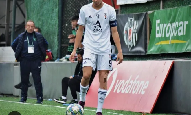 Hemşehrimiz Mustafa Erhan Hekimoğlu Beşiktaş ile sözleşme imzaladı