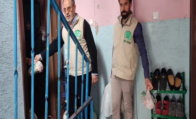 Umut Kervanı Kovancılar`da 100 aileye Ramazan kolisi dağıttı 