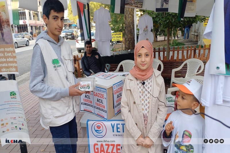 Umut Kervanı Vakfı, Karakoçan`da Gazze`ye acil yardım standı açtı  