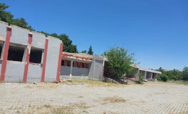 Yarımca Köyü’nde Kapatılan Okul İçin Yeniden Talep: “Öğrencilerimiz Tehlikeli Yolda Servisle Gidip Geliyor”